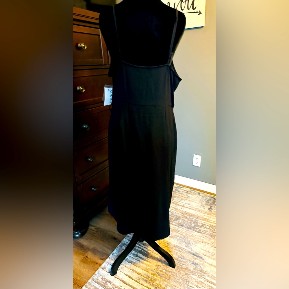 Elegant Black Sleeveless Dress